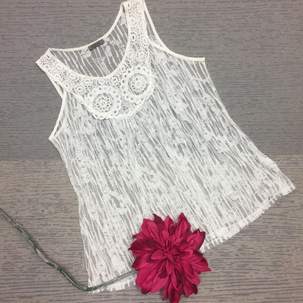 ☀️like New West Key Lace Sleeveless Top